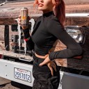 Top preto feminino com costas à mostra 4