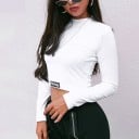 Top scurt pentru femei cu mânecă lungă și guler mic Alb ajustat cropt Etichetă neagră cu inscripție pe margine Bumbac cu spandex 7