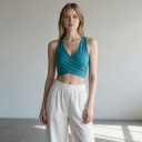 Top sportivo da donna con scollatura profonda a V e parte anteriore incrociata con sottili fasce sulla schiena in taglio corto 8