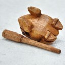 Træfrø med hammer 4
