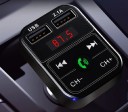 Trasmettitore FM per auto con Bluetooth 5.0 e caricabatterie 2x USB Vivavoce con microfono Slot per Micro SD Display con frequenza Uscita 5 V 4