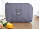 Trousse cosmétique de voyage plate pour cosmétiques et petites affaires Fermeture éclair Écusson avec motif d'avion Polyester et nylon Dimensions 21 3