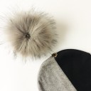 Tvåfärgad barnhatt med pompom 2