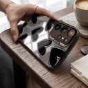 Ultra mince coque pour Samsung Galaxy A57 Motif de grands cœurs noirs Contours blancs Fond gris mat Cadre noir de l'appareil photo 2