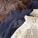 Unisexowy zestaw dziecięcy: Bluza z kapturem i kieszeniami z napisem abc oraz spodnie z okrągłym dekoltem - Wygodny 4