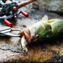 Upottava wobler minnow 5,2 cm 4,5 g Pieni jerkbait painonsiirtomekanismilla ja 3D-silmillä Kaksi kolmihaaraista koukkua petokalojen 6