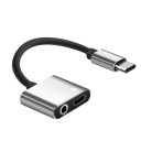 USB-C a 3,5 mm jack és USB-C adapter, amely lehetővé teszi a zenehallgatást és a töltést egyidejűleg Rövid kábel Hossza 12 cm Alumínium 3
