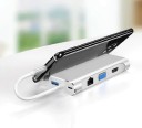 USB-C hub 7-i-1 med stander 2