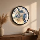Væglampe i form af en globus 60 x 3 cm 51 W Tre nuancer af hvidt lys Lysdæmper Fjernbetjening Til rum 15–20 m² 3
