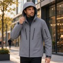 Vandtæt jakke med hætte og høj krave med lynlås og lommer med lynlås på brystet og ærmet samt justerbar kant unisex 3