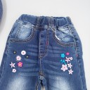 Vaqueros de niña con estampado floral 3