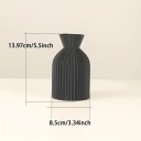 Vaso de plástico ribbed pequeno 13,9 cm Bege ou preto Superfície mate Design moderno Decoração para casa Vaso de flores 2