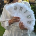 Vejár pre nevestu s nápisom BRIDE Biely pierkový vejár na rozlúčku so slobodou a svadobné fotenie 3