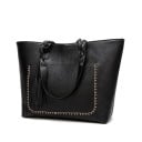 Veľká dámska kabelka cez rameno s pletenými uchami a ozdobným strapcom Dekoratívne prešívanie na prednej strane Umelá PU koža 32 x 30 x 12 cm 1