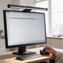 Verlichte LED-strip voor monitor 55 cm Met draaiknop met geheugen 5 kleurtemperaturen Traploze dimming Gravitatiehouder Ra95 Zwart USB 2