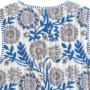 Veste blanche pour femmes avec motifs bleus et décolleté en V 4
