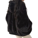 Veste d'hiver pour femmes avec capuche Fermeture éclair Doublure en peluche chaude Conception en polyester Poches pour les mains Veste confortable et chaude pour l'hiver 4