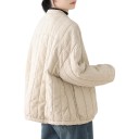 Veste de transition pour femmes avec col montant, veste beige matelassée avec des boutons en tissu rouge et des poches à rabat, coupe ample 7