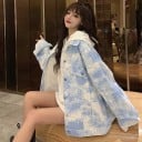 Veste en jean pour femmes avec motif tie-dye Bleu clair et blanc Coupe oversize ample Fermeture à boutons Poches poitrine Polyester avec coton 4