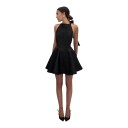 Vestido curto sem mangas para senhora com laço no pescoço e costas à mostra com bolsos e saia em forma de A alargada na cor preta 4