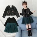 Vestido de niña y chaqueta de cuero 1