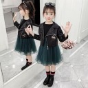 Vestido de niña y chaqueta de cuero 2