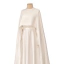 Vestido de noiva árabe feminino com longo manto sobre os ombros e decote alto até ao pescoço com cauda na cor marfim 7