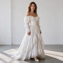 Vestido de noiva feminino com ombros à mostra e mangas longas franzidas com cordão nas costas brancas com saia de volantes em estilo vintage 6