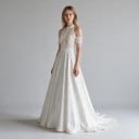 Vestido de noiva longo feminino em estilo boho com ombros à mostra e mangas removíveis, costas abertas e cauda branca para a cerimónia 6