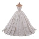 Vestido de noiva princesa brilhante sem mangas com decote em coração e corpete com lantejoulas e cauda branca 1