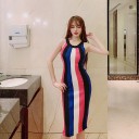 Vestido de verão feminino em malha sem mangas com riscas verticais coloridas Corte justo Decote redondo com acabamento Malha de algodão canelada 4