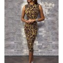 Vestido elegante con adornos. 6