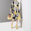 Vestido feminino com estampa abstrata 1