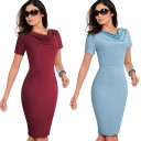 Vestido justo com decote em V 1