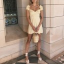 Vestido mini de botão com ombros caídos 3