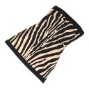 Vestido mini justo sem alças com padrão zebra e bainha preta no decote e na parte inferior em preto e bege 12