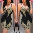 Vestidos mini negros para mujer con tirantes Patrón ornamental dorado Escote profundo en V Corte elegante y ajustado Material poliéster 4