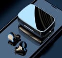 Vezeték nélküli bluetooth fülhallgatók töltődobozzal, zseblámpával és kijelzővel Bluetooth 5.1 Hatótávolság 10 m A töltődoboz akkumulátora 2000 mAh 3