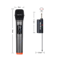 Vezeték nélküli mikrofon kijelzővel UHF átvitel DSP chip 6,35 mm-es csatlakozó Cserélhető akkumulátor LCD kijelző Plug and Play mikrofon karaoke-hoz 2