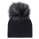 Vinterhatt för barn med färgglada pompoms J3029 2