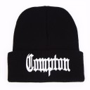 Vinterhue med Compton-skrift 2