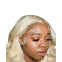 Vlnitá blond paruka z lidských vlasů transparentní přední krajka 33 x 10 cm hustota 180 % délka 61 cm na denní i slavnostní nošení 7