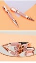 Voděodolná tekutá oční linka v černé barvě 13,3 x 2 cm s rychle schnoucí formulí a sytou pigmentací pro hladký a výrazný make-up 6