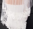 Voile de Mariée Court Double Couche en Tulle avec Peigne en Métal et Bordure en Dentelle Voile Élégant pour Mariée 5