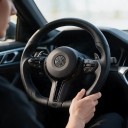 Volan sportiv în stil M5 pentru BMW F10 F11 F07 F06 F12 F13 F01 F02 cu padele de schimbare și butoane multifuncționale din piele perforată Negru 4
