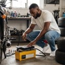 Vzduchové hydraulické čerpadlo 10 000 PSI Nožná pumpa s nádrží 1,6 l a hadicou 2 m Hliníkové žlté Pre rámové stroje a hydraulické lisy 2
