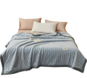 Warm Checked Blanket 200 x 230 cm 1.6 kg Large Soft Duvet with Dense Quilting Fluffy Surface for Maximum Home Comfort 1