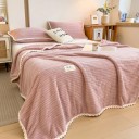 Wärmende Winterdecke 150 x 200 cm Weiche, flauschige Decke für Bett und Sofa Sanfte Oberfläche, angenehm im Griff Warme, ganzjährige Decke für den Haushalt 3