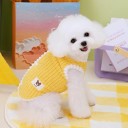 Winterkleding voor kleine honden 2–2,5 kg maat M 35 cm borst 25 cm rug Warme kleurrijke vest met witte randen Comfortabele winterkleding 3