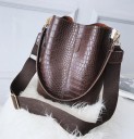 Women's Snake Pattern Handbag M676 3